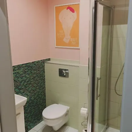 Disco Fever - In The City Center For 2 Person Apartment